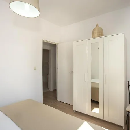 Casa Con Piscina, 5 Dormitorios, Cerca De La Playa Y Centro - Hisp-288-49
