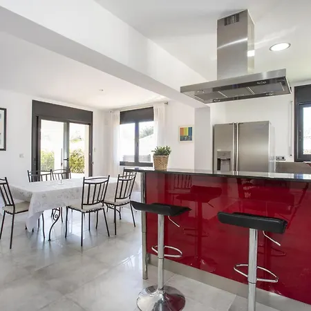 Casa Con Piscina, 5 Dormitorios, Cerca De La Playa Y Centro - Hisp-288-49 * Empuriabrava