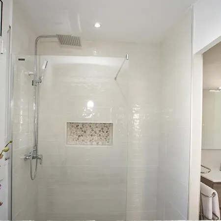 Semesterbostad Casa Con Piscina, 5 Dormitorios, Cerca De La Playa Y Centro - Hisp-288-49 *