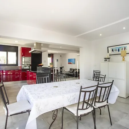 Casa Con Piscina, 5 Dormitorios, Cerca De La Playa Y Centro - Hisp-288-49 Empuriabrava