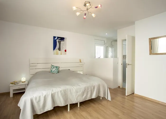 Casa Con Piscina, 5 Dormitorios, Cerca De La Playa Y Centro - Hisp-288-49