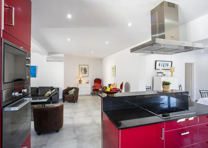Prázdninový dům Casa Con Piscina, 5 Dormitorios, Cerca De La Playa Y Centro - Hisp-288-49 *
