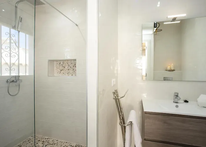 Prázdninový dům Casa Con Piscina, 5 Dormitorios, Cerca De La Playa Y Centro - Hisp-288-49