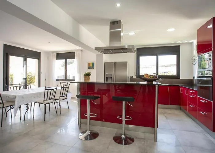Casa Con Piscina, 5 Dormitorios, Cerca De La Playa Y Centro - Hisp-288-49 *